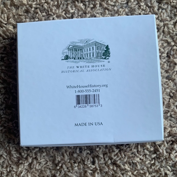 2018 White House Ornament - Picture 9 of 9